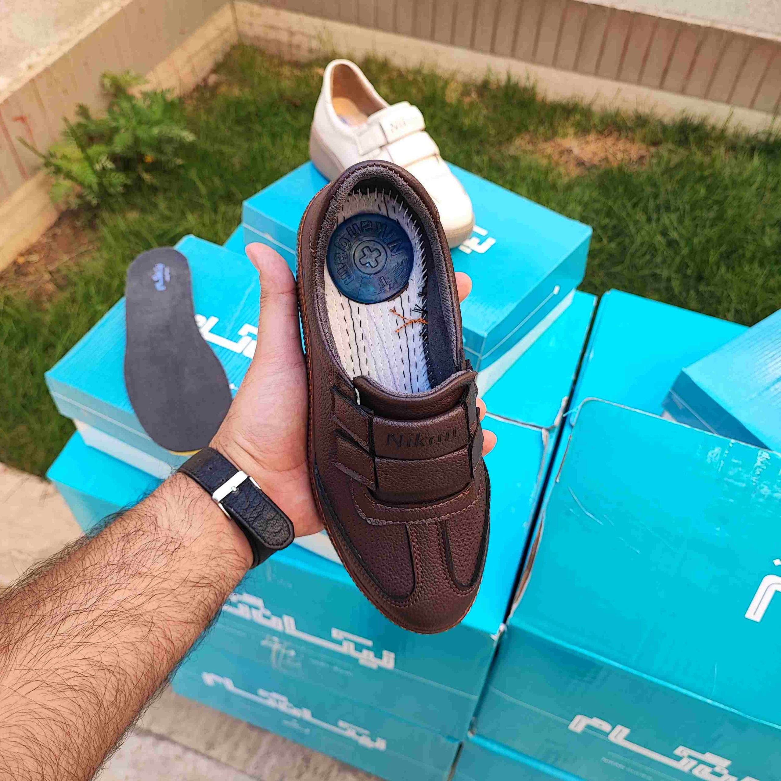 کفش طبی زنانه مدل دلوین